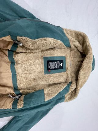 Parka Ragwear mujer borreguito invierno. Talla XS.