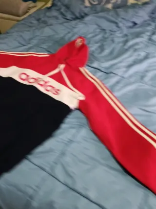 Sudadera Adidas Roja, Blanca y Azul