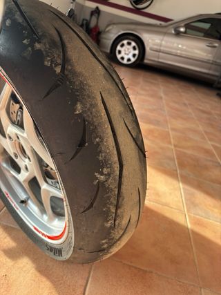 BMW F 800 ST Negra con Maletas