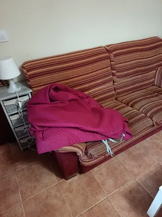 Sofá de tela a rayas