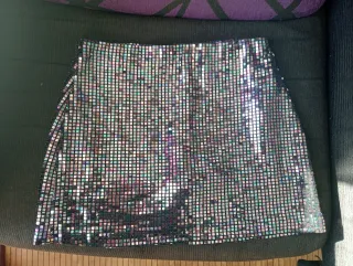 Falda mini plateada brillante