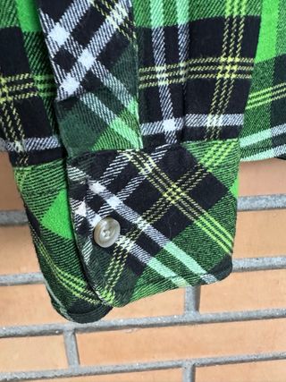 Camisa Carhartt cuadros verde y negro.  Talla S