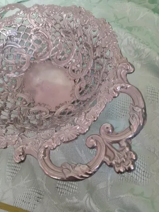 Vassoio decorativo in metallo