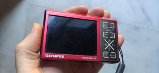 CÁMARA DIGITAL COMPACTA "OLYMPUS Stylus 1040"
