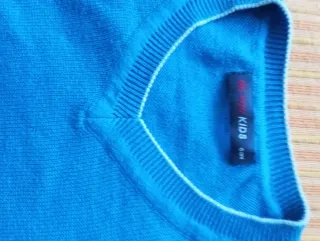 Jersey azul con parches en codos Talla 4-6