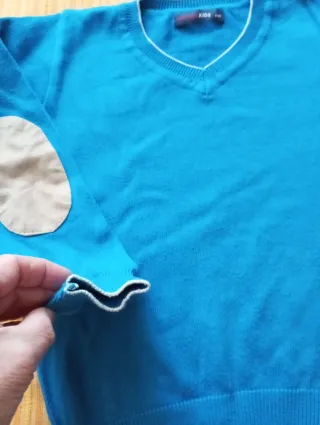 Jersey azul con parches en codos Talla 4-6