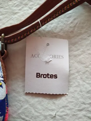 Bolso bandolera bordado A ESTRENAR