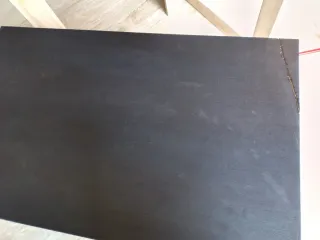 Mesa de comedor negra y marrón