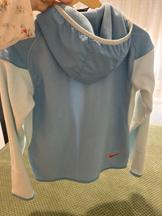 Forro polar Nike azul con capucha