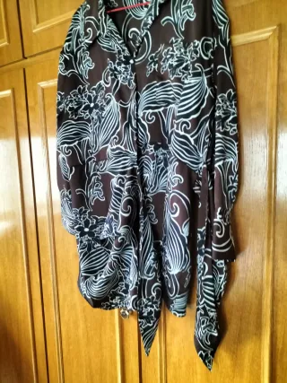 Blusa Zara Estampada Marrón Talla xxl