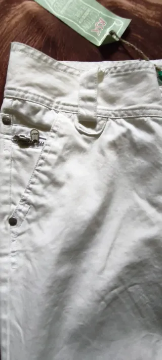 Pantalones blancos de mujer de pata ancha