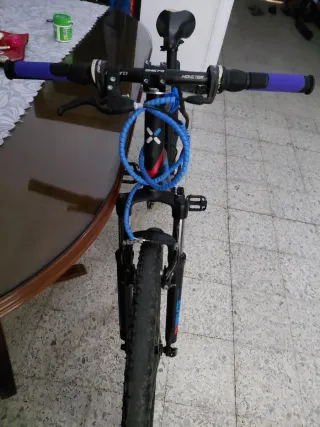 Bicicleta Btwin MTB Negra y Azul