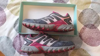 Zapatillas running trail montaña Ipso T39gris/rosa