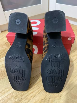 Zapatos Wonders tacón leopardo