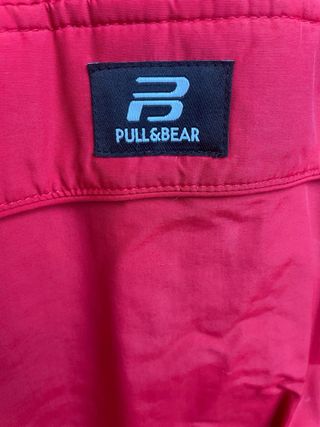Cazadora Anorak Roja Pull and Bear