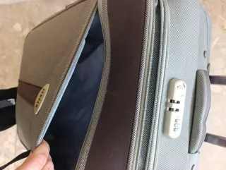 Maleta grande de viaje con ruedas. REBAJADO!