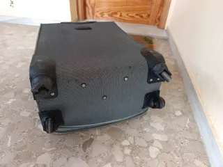 Maleta grande de viaje con ruedas. REBAJADO!