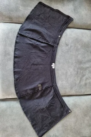 Falda vaquera negra con cremallera