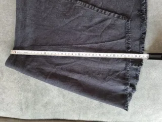 Falda vaquera negra con cremallera