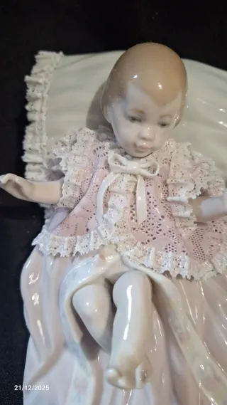 Figura Lladro Niña Pañales Con Caja original