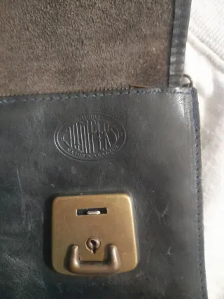 Bolso de cuero natural vintage negro con cierre me