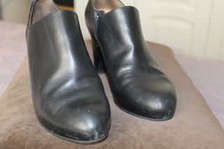 Botines de piel negros con tacón ancho