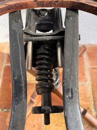 Silla de oficina antigua madera y metal