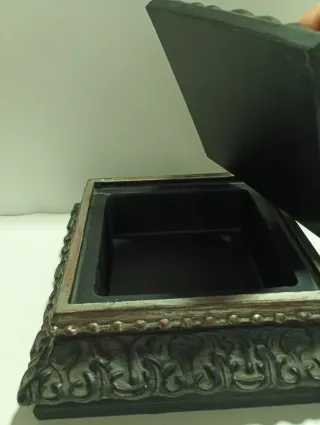 Joyero Madera Negro y Dorado