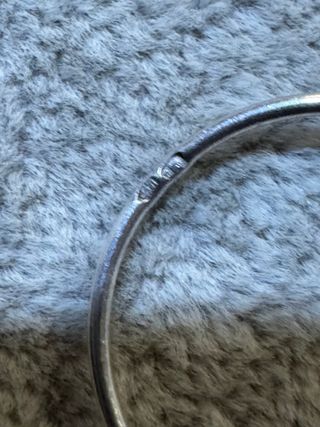 Anel Prata 2 Pedras Transparentes, com sello