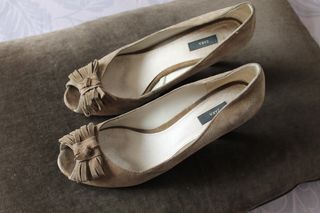 Zapatos Zara tacón beige mujer