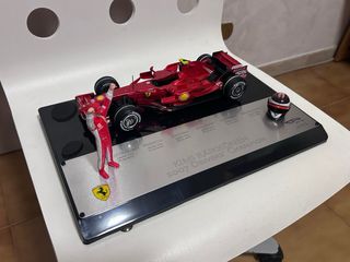 Ferrari F2007 Raikkonen 1/18 Hot Wheels em segunda mão durante 200