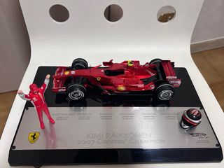 Ferrari F2007 Raikkonen 1/18 Hot Wheels em segunda mão durante 200