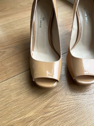 Zapatos tacón Gloria Ortiz peep toe