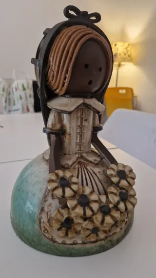 Figura antigua Elisa de barro