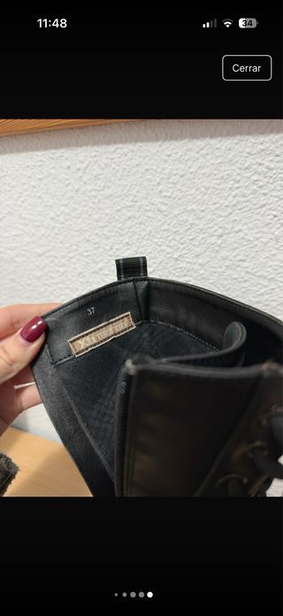 Botas altas negras con cordones