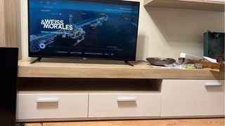 Vitrina y mueble TV madera y cristal