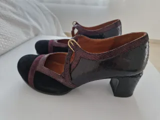 Zapatos Chie Mihara Negros y Morados