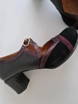 Zapatos Chie Mihara Negros y Morados