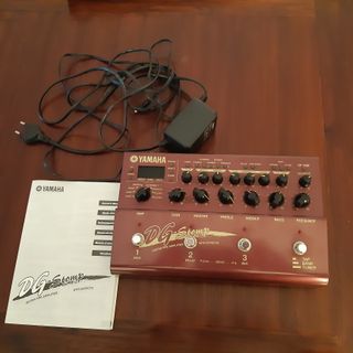 Preamplificador Guitarra Yamaha DG Stomp