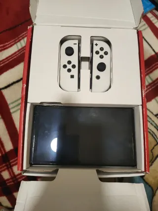 Nintendo Switch OLED Blanca y Negra