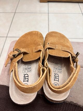 Zuecos infantiles de ante