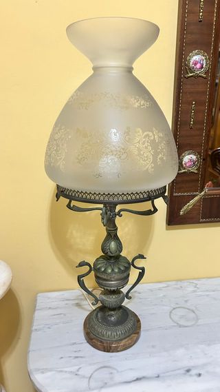 Lámpara de cristal grabado antigua