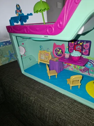 Barco de juguete con luces