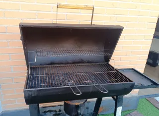 Barbacoa de Carbón Negra