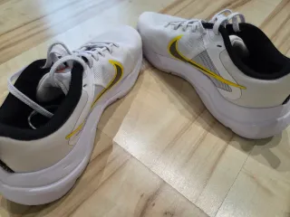 Zapatillas Nike Running Blancas y Amarillas