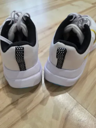 Zapatillas Nike Running Blancas y Amarillas