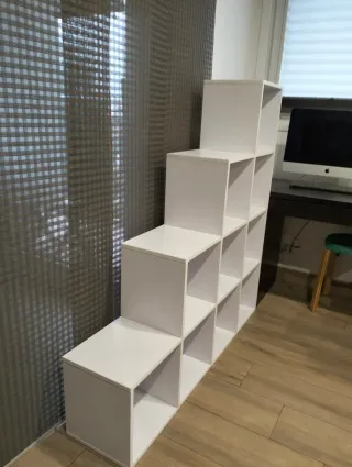Estantería Cubos Escalera Blanca