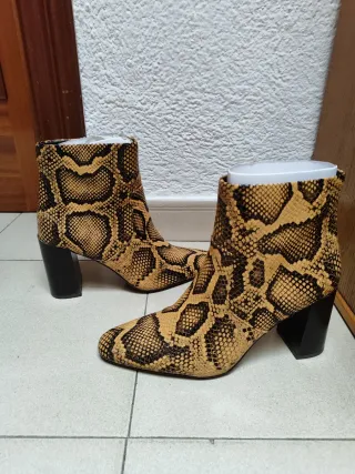 Botines Mango Piel Serpiente Talla 40