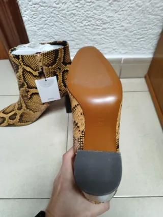Botines Mango Piel Serpiente Talla 40