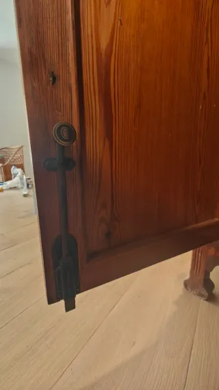 Armario de madera de roble. Negociable